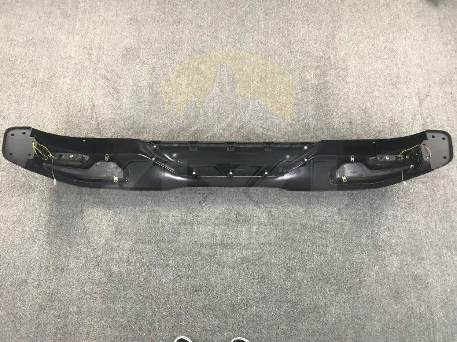 Zderzak tylny Jeep Wrangler - TXJ 317-2 Zderzak tylny Jeep Wrangler - TXJ 317-2