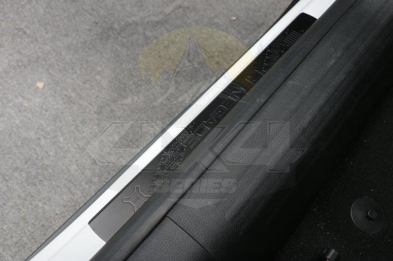 Nakładki progów Jeep Renegade - TXR 008 Nakładki progów Jeep Renegade - TXR 008