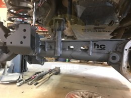 Heavy Cruiser: Wzmocnienia przedniego mostu Dana 44 Jeep Wrangler JK Rubicon 2007-2018 zestaw 3