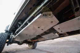 Jeep Gladiator JT płyta ochronna zbiornika paliwa
