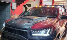 Nakładka maski Toyota Hilux 2021+