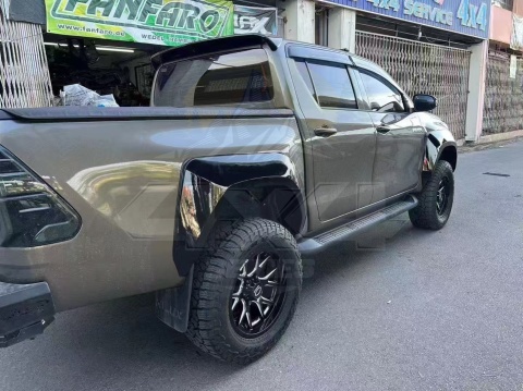 Toyota Hilux GR - body kit