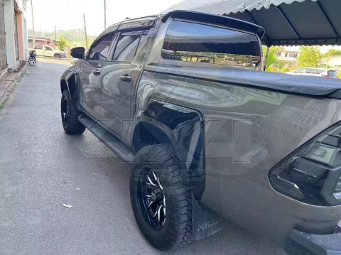 Toyota Hilux GR - body kit