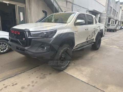 Toyota Hilux GR - body kit