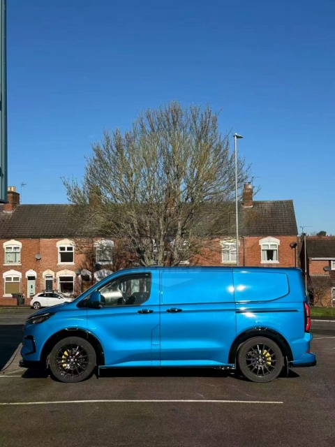 Ford Transit Custom 2022+ listwy błotników