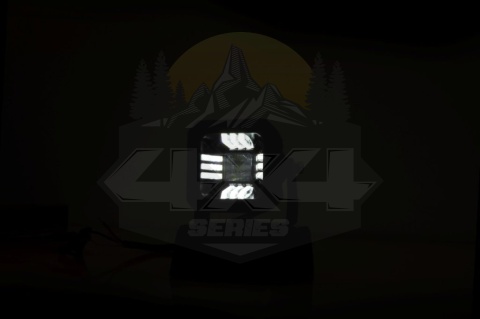 Lampa drogowa LED z dodatkowym światłem DRL