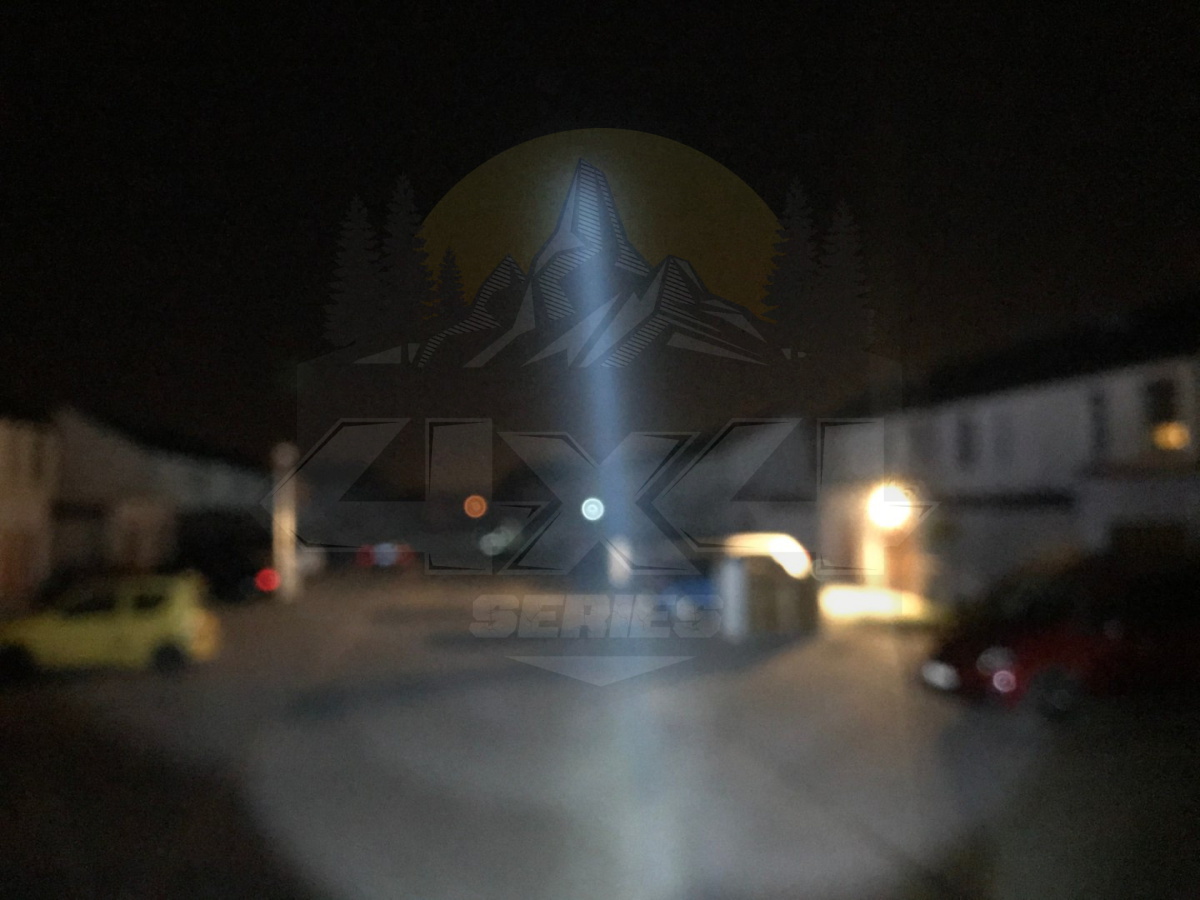 Lampa LED z Laserową wiązką światła TXCM 5064LA