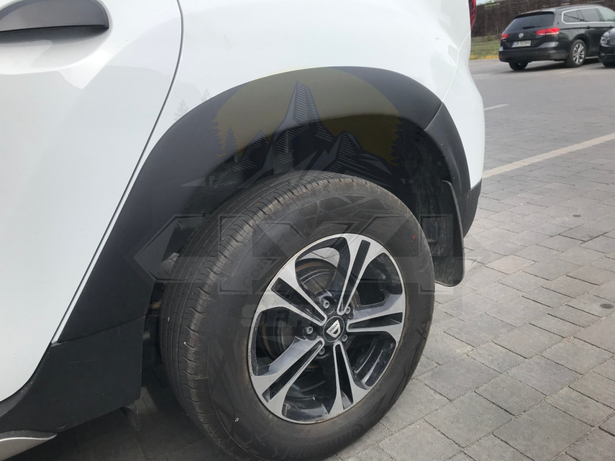 Dacia Duster 2018 - 22 Poszerzenia błotników
