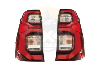 Lampy tylne Toyota Hilux 2016-2021 OE