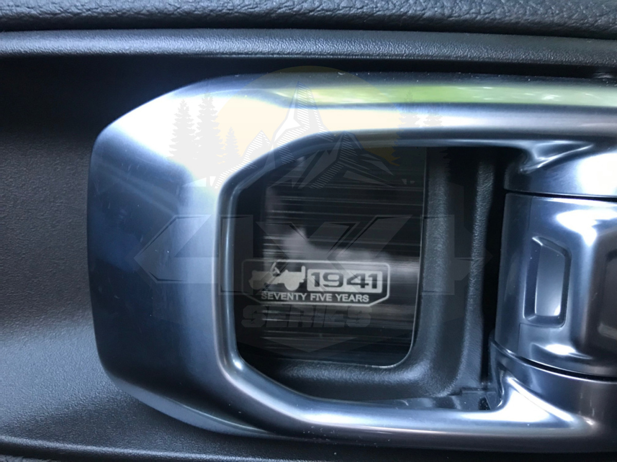 Nakładki ozdobne wnęki klamek Jeep Wrangler JL Nakładki ozdobne wnęki klamek Jeep Wrangler JL